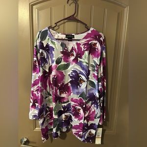 Alfred Dunner floral patterned 3/4 length blouse, NWT. Size 3X.